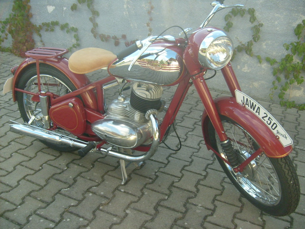 jawa pérák 250.