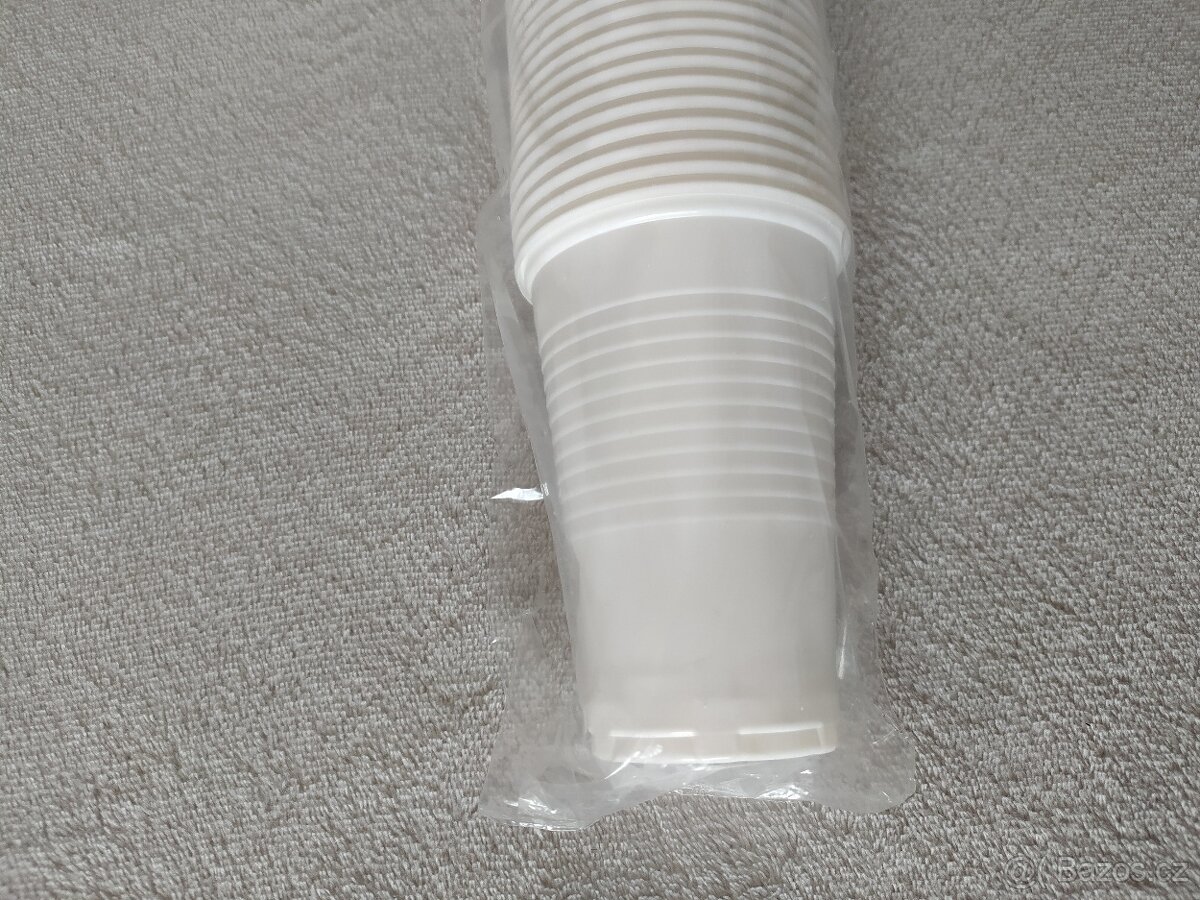 Plastové kelímky bílé 200ml