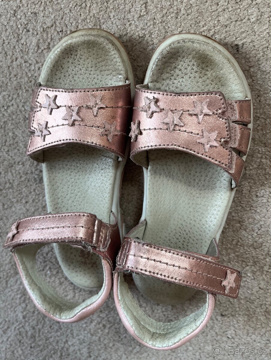 Dětské dívčí sandály velikosti 31