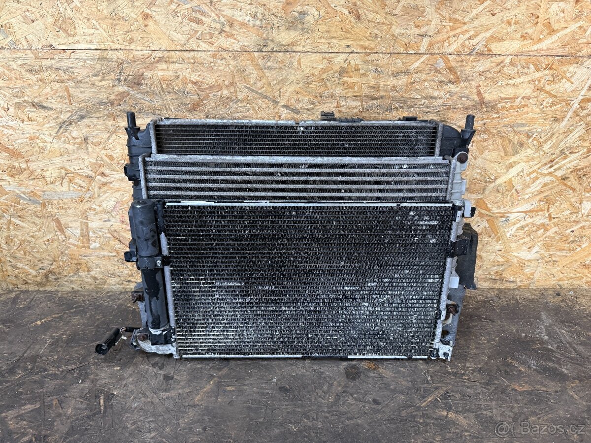 CHLADIČOVÁ STĚNA JAGUAR XF 2.7D 152 KW