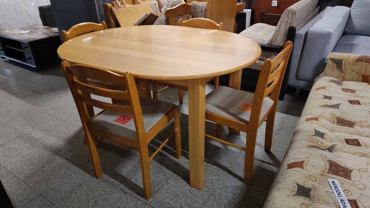 Jídelní set - oválný stůl + 4 židle