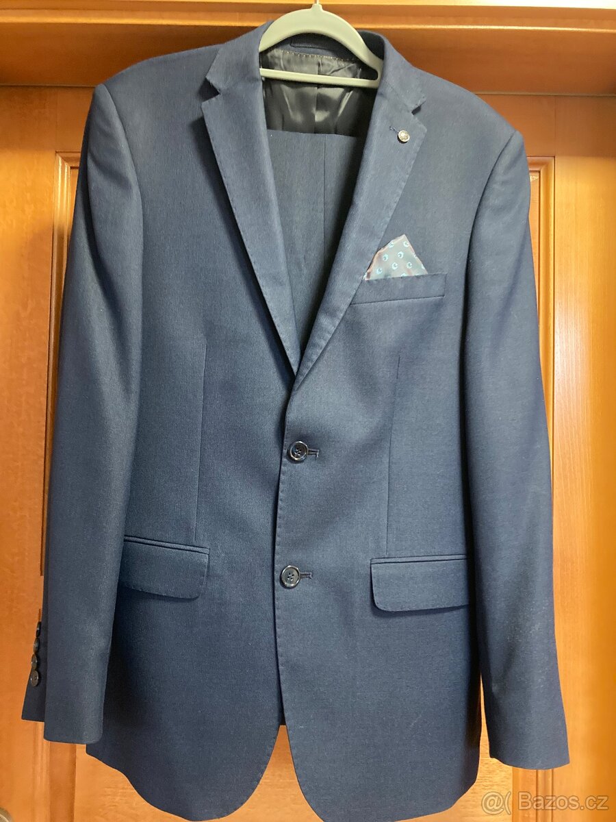 Pánský oblek