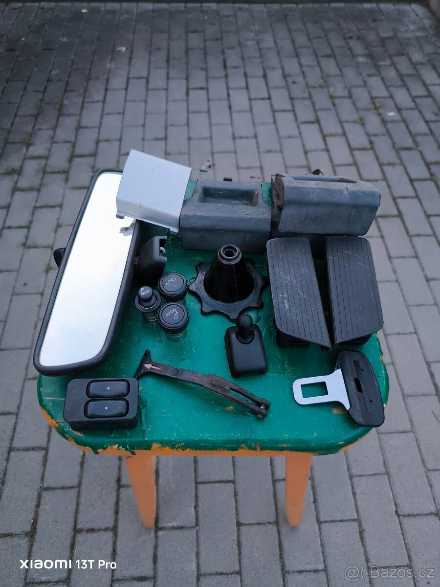 Mix věcí Opel Astra G Caravan