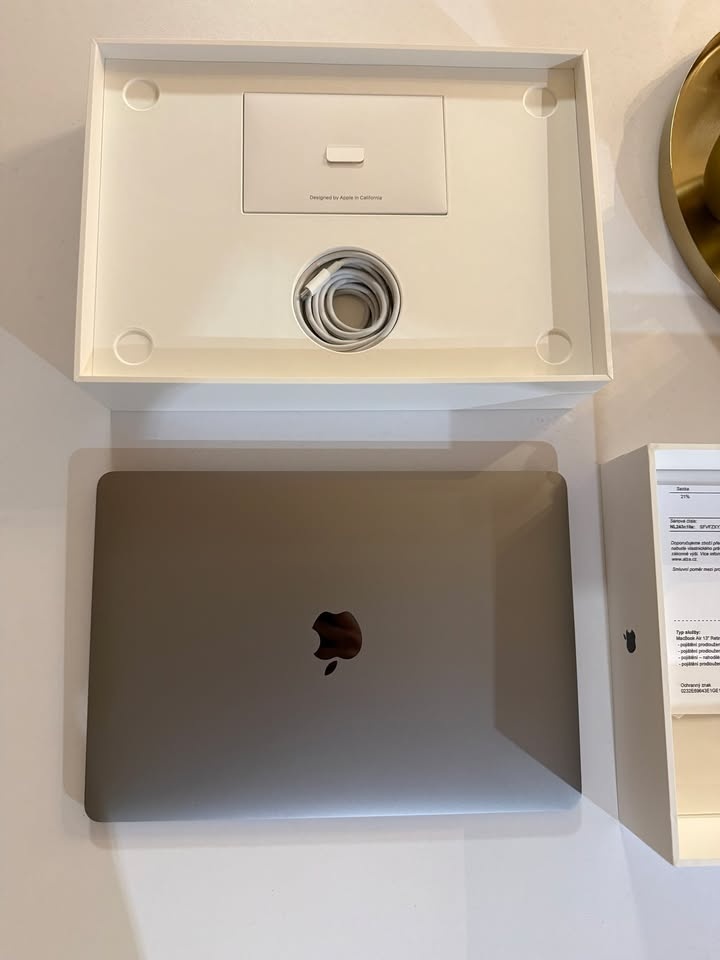 MacBook Air 13" Retina (2019)