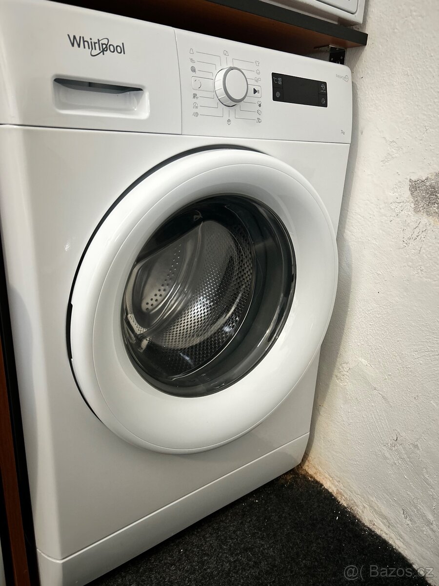 Pračka Whirlpool FWF71253W