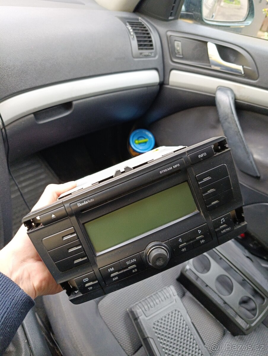 Škoda Octavia 2 radio