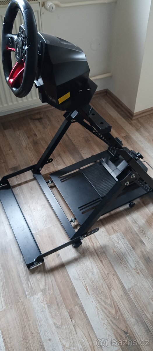 Stojan na herní volant