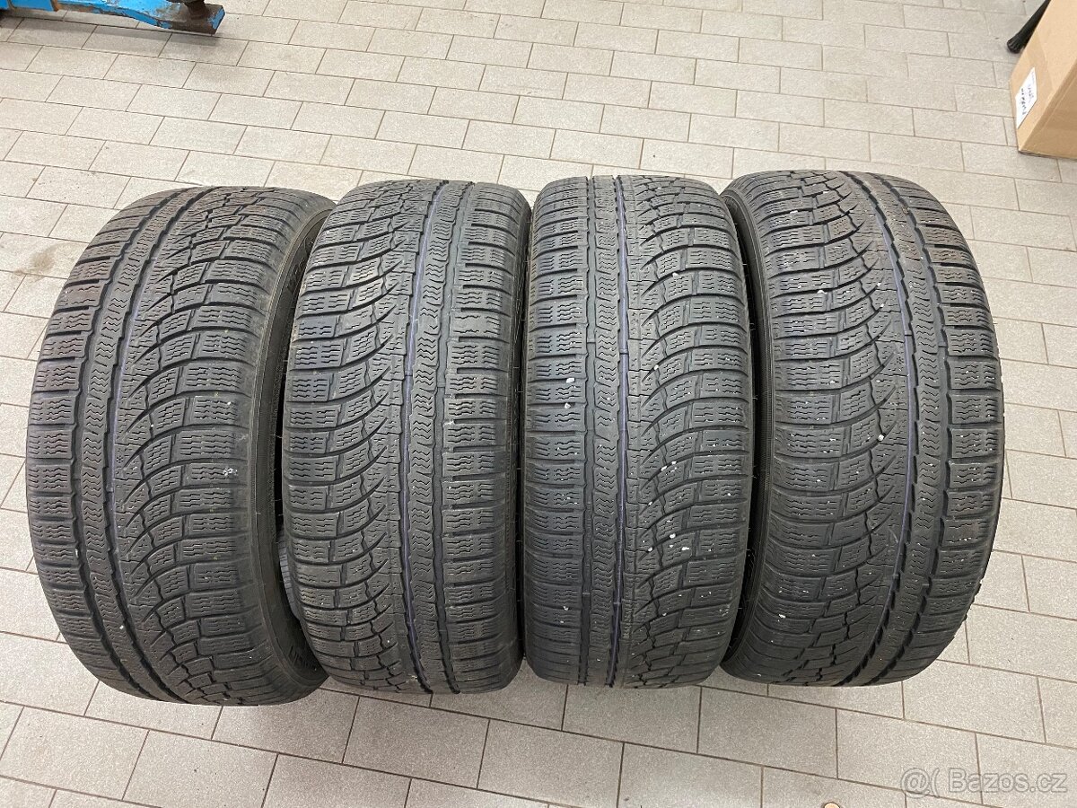 Zimní pneu Nokian 225/45 R18 FRT