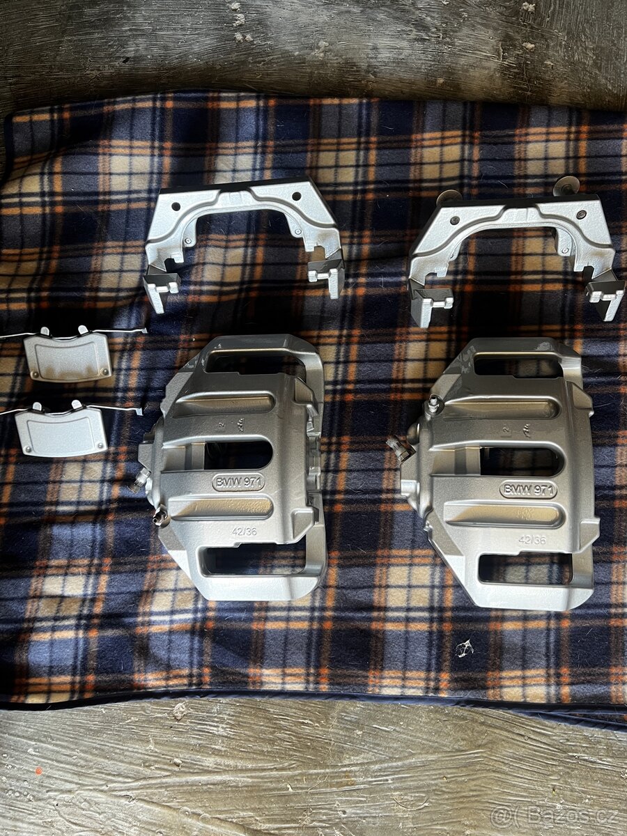 Přední brzdové třmeny BMW M5 E60/E61 M6 E63/E64