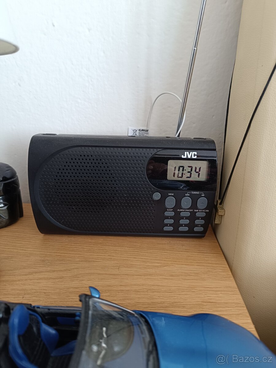 Nové rádio JVC v záruce.