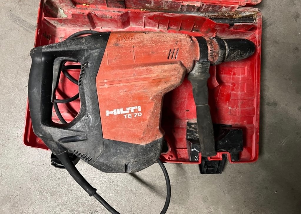 Hilti te 70 AVR + bourací oškrty kombinované kladivo