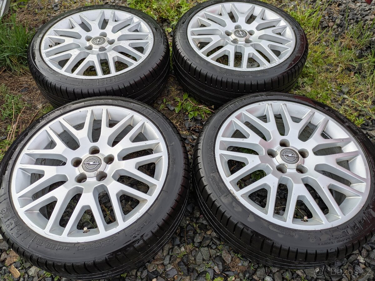 Kola Opel 225/40 R18
