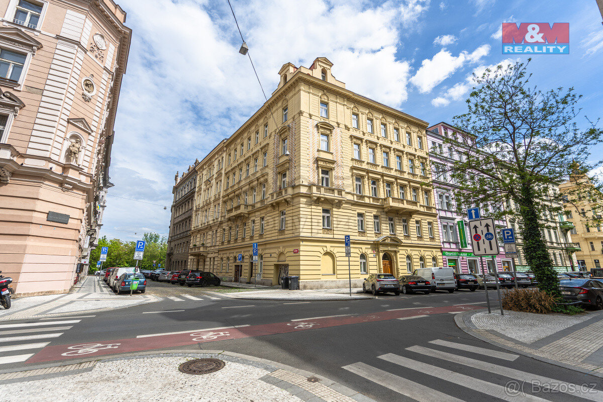 Podnájem kanceláří s balkónem, 55 m², Praha, ul. Malátova