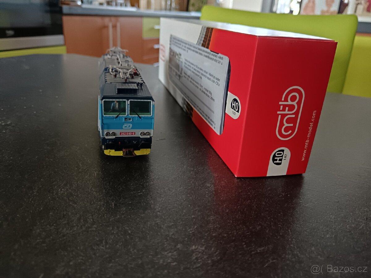 elektrická lokomotiva