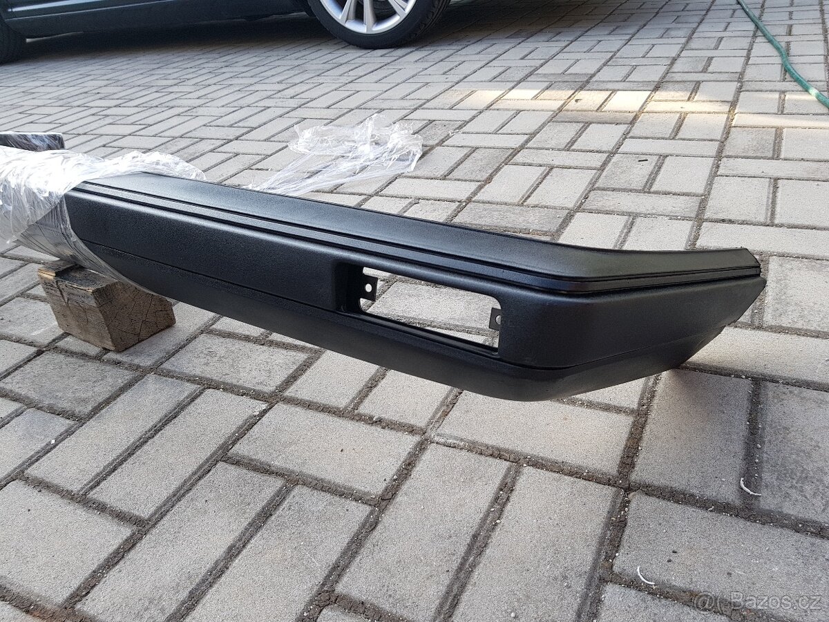 Prodam predni naraznik na VW Golf 1