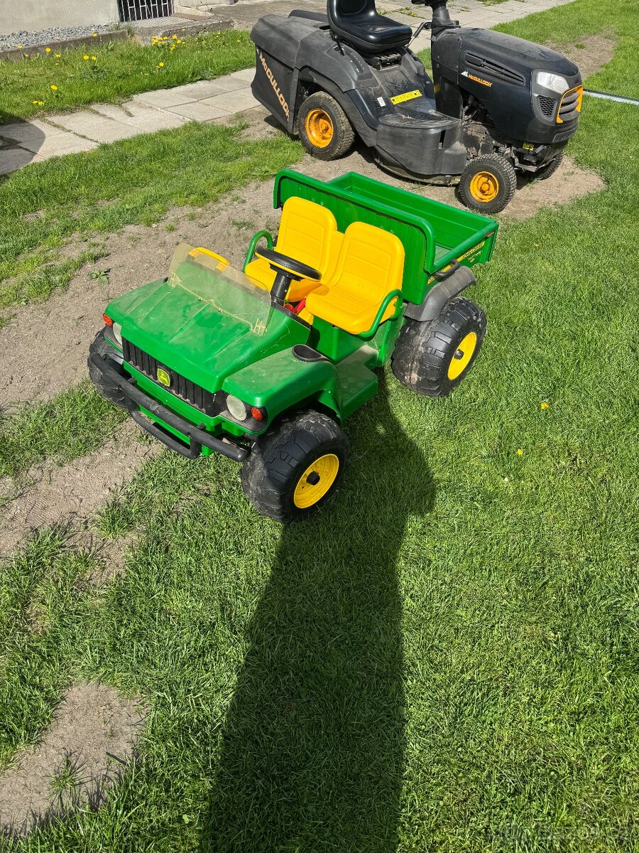 Elektricke autičko John Deere