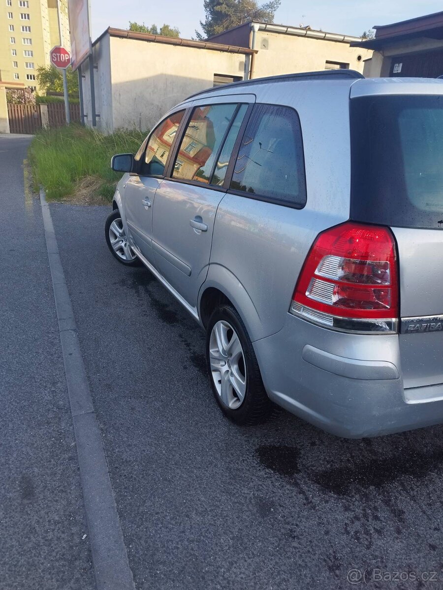 Opel zafira b 2010