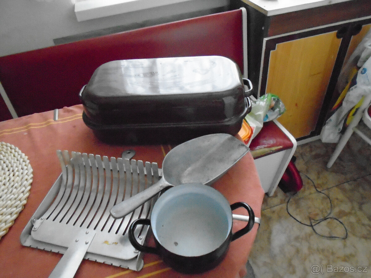 Prodám retro nádobí a další pomůcky do kuchyně