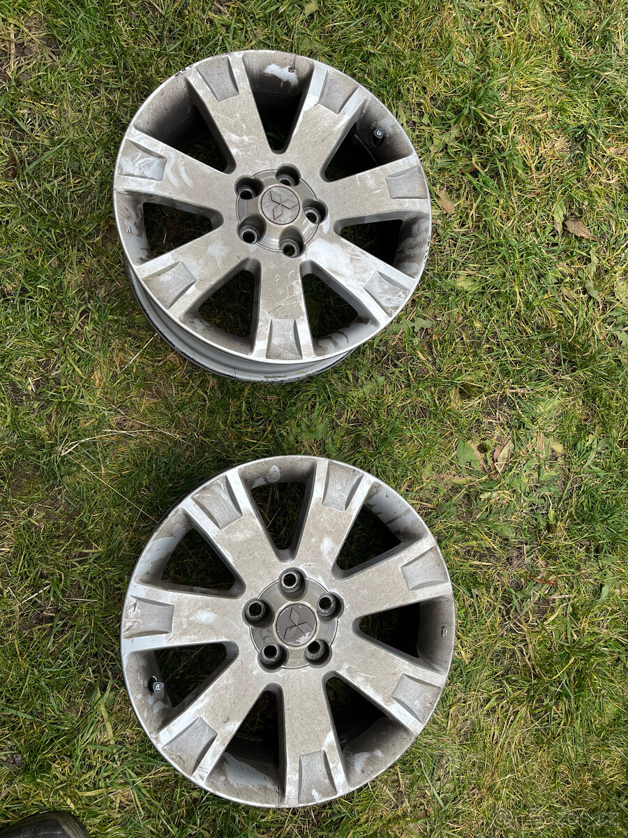 Mitsubishi Outlander 225/55 R18 98V + Nokian Wetproof SUV