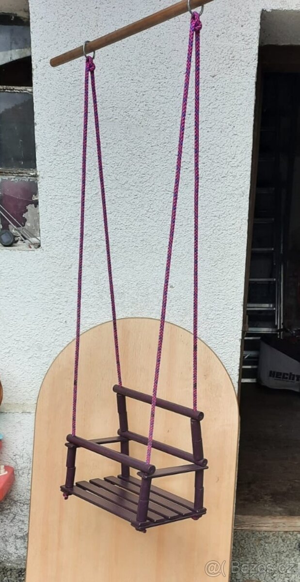 Dětská houpačka