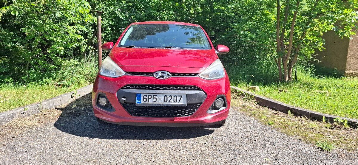 Hyundai i10, 1.0i, r.v. 2015, poškozený motor