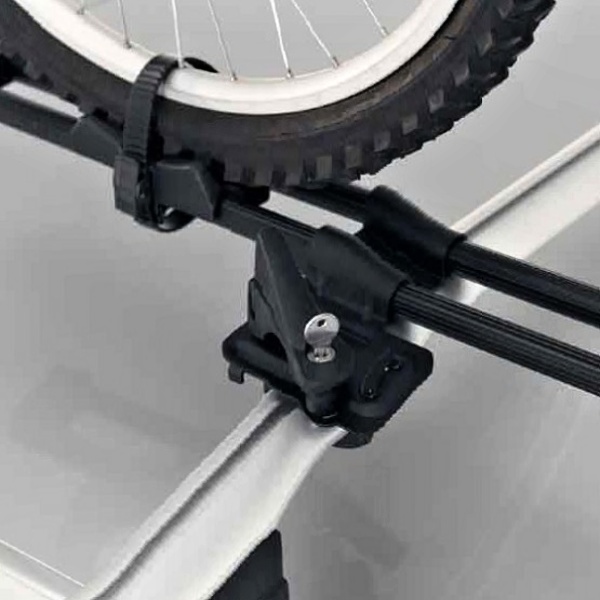 Střešní nosič Octavia III + 4x nosič kol Thule