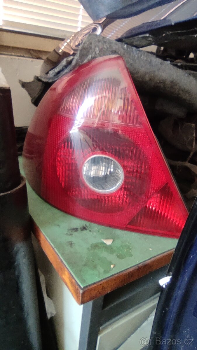 Levé zadní světlo Ford Mondeo MK3