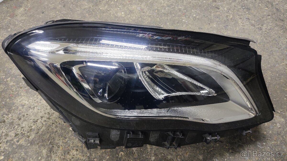 Mercedes GLA X156 2017 - 2019 - Prava predna FULL LED lampa