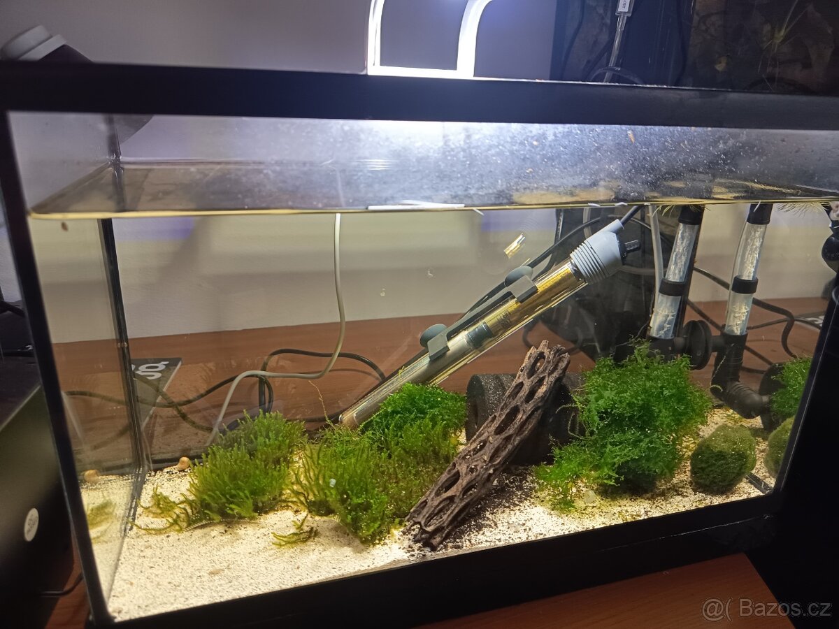 Malé akvarium komplet viz foto