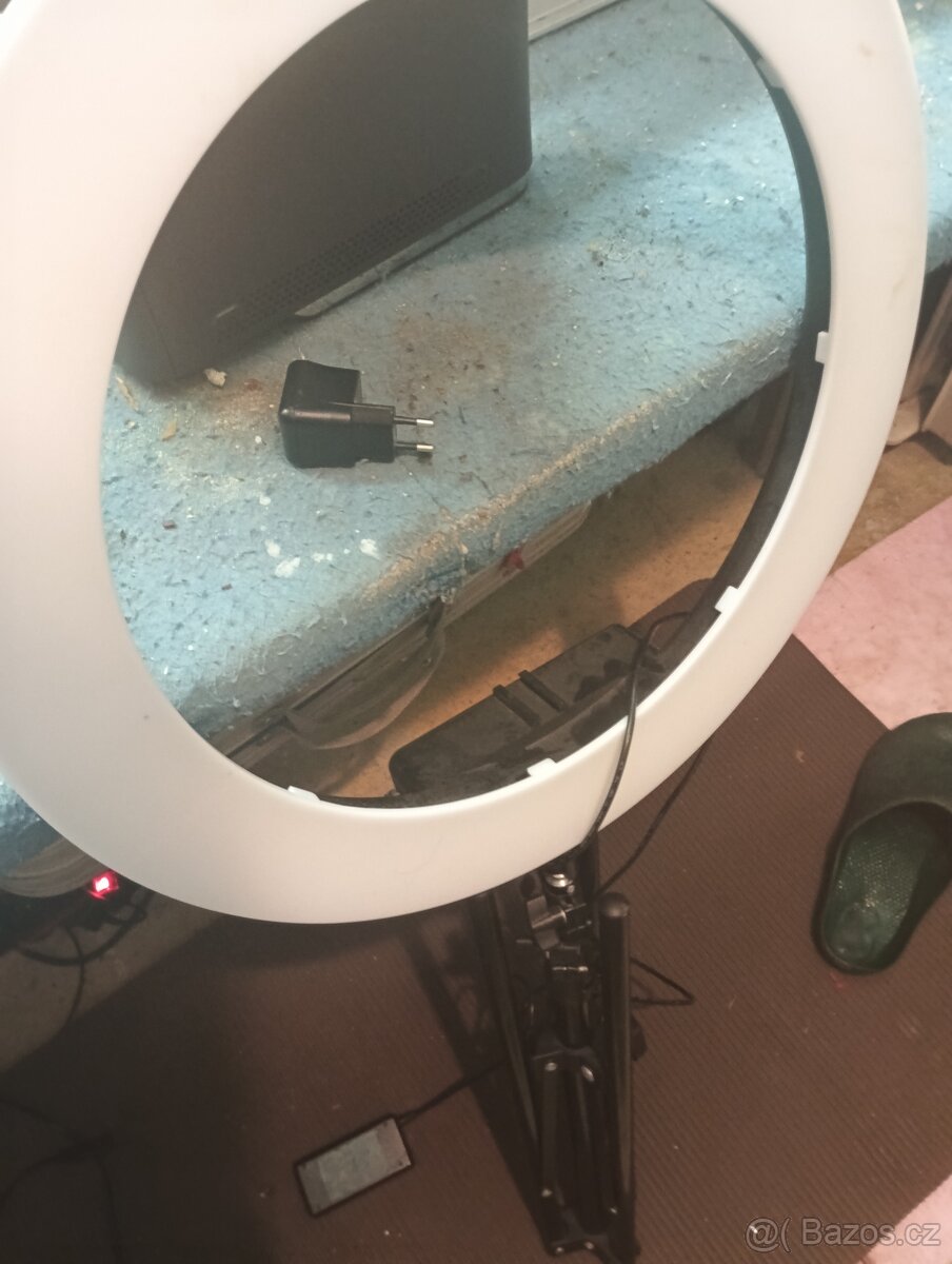 Stativ včetně "selfie" světla 45cm