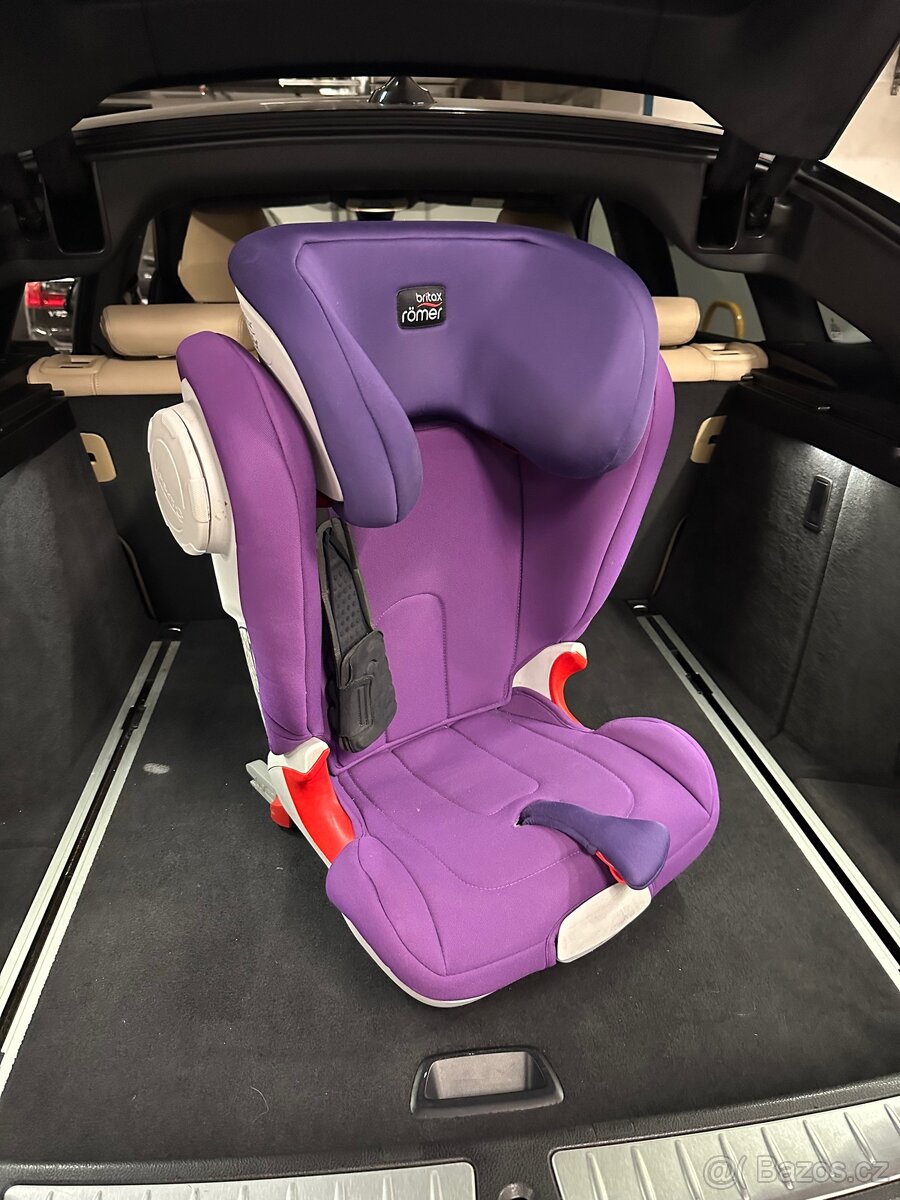 Autosedačka Britax Römer Kidfix II 15-36 kg.