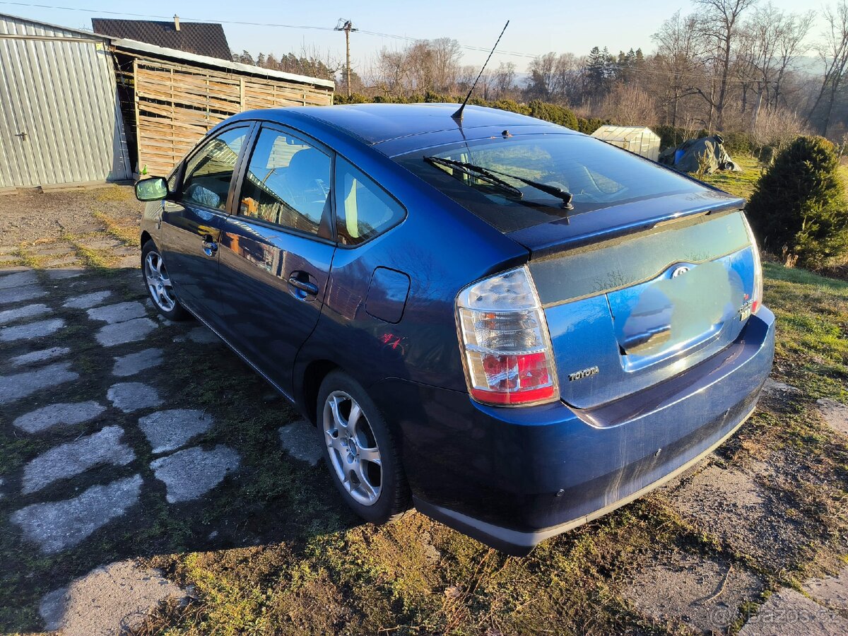 Koupím Toyota Prius i poškozený