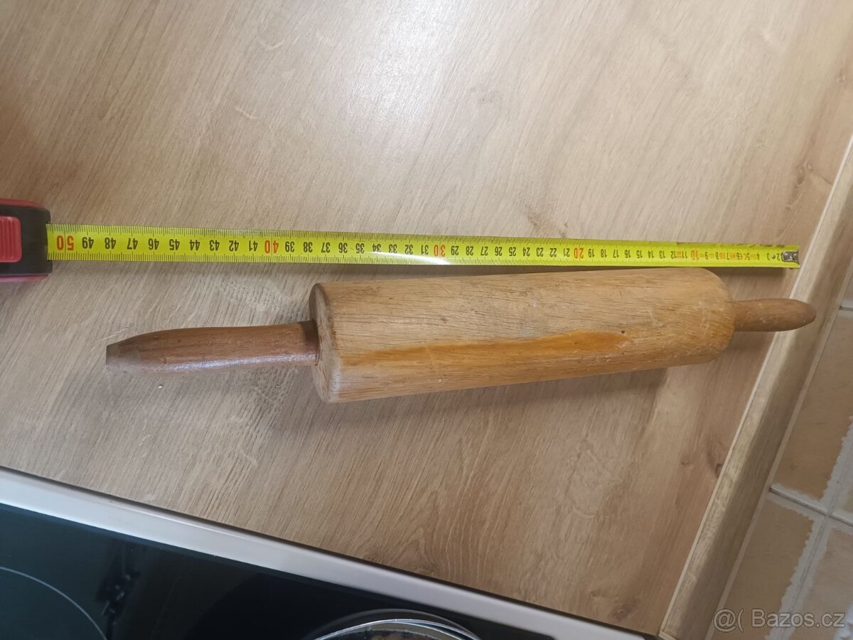 Dřevěný váleček na těsto