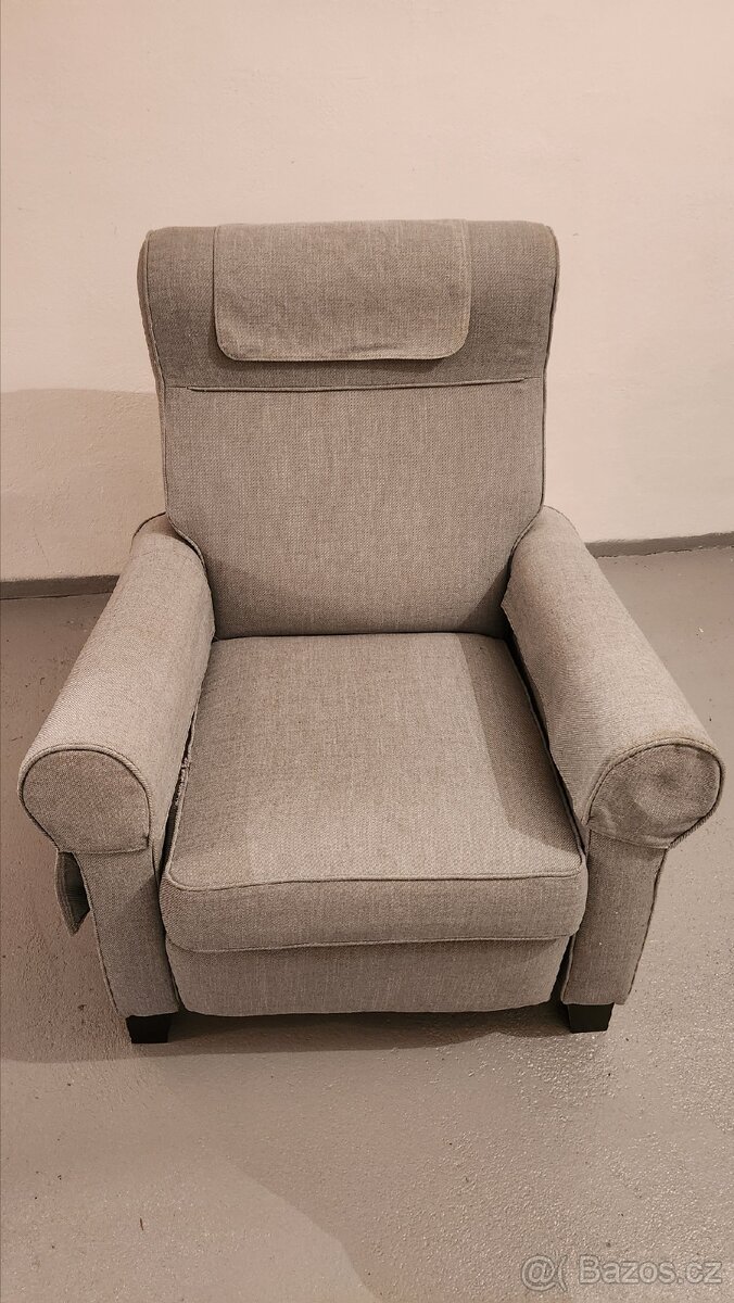 Křeslo IKEA MUREN – polohovací, šedá látka, výsuvná podnožka