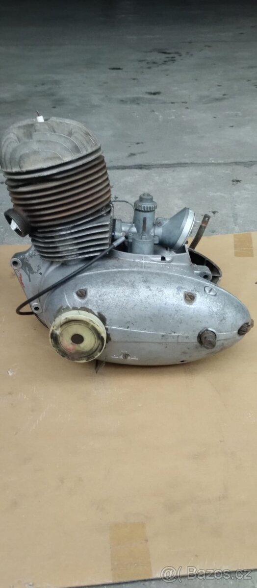 Motor ČZ 175