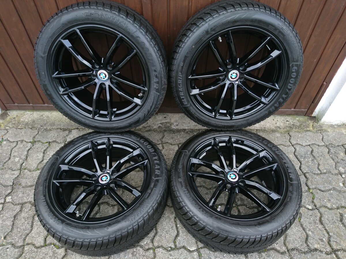 BMW 5 G30,31 18" M 662 originální zimní kola 245/45/18 5x11