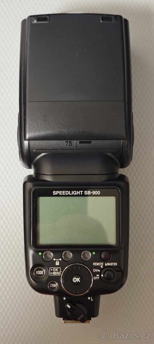 Nikon SB-900 blesk