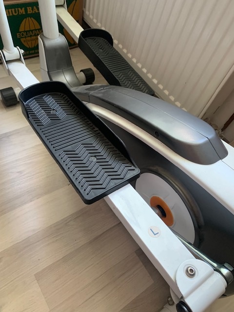 ELIPTICKÝ TRENAŽÉR