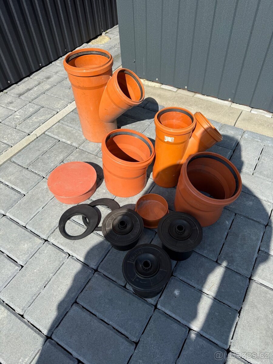 Kanalizační trubky