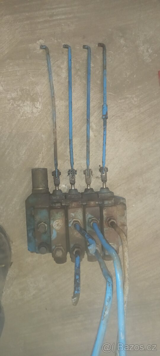 hydraulický rozvaděč 4