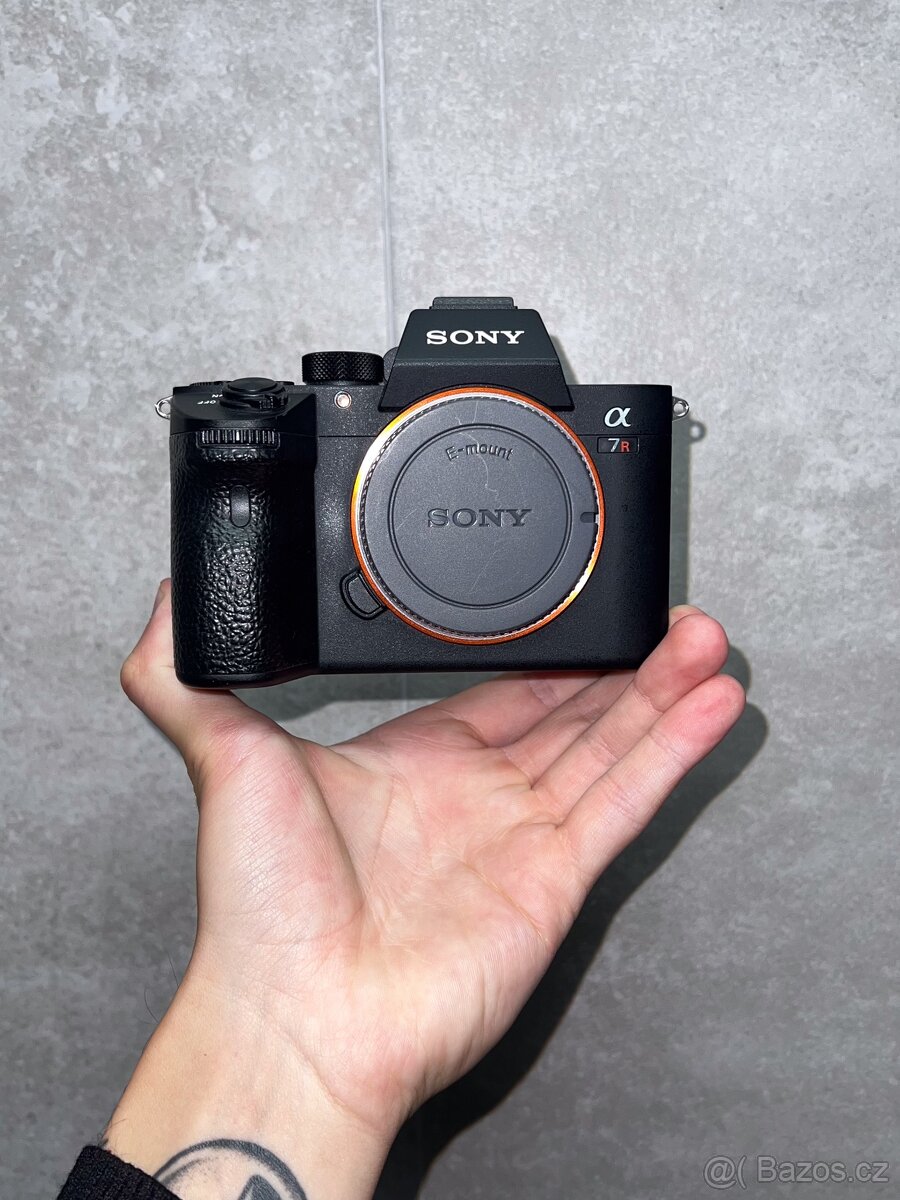 Sony A7R III + klec SmallRig