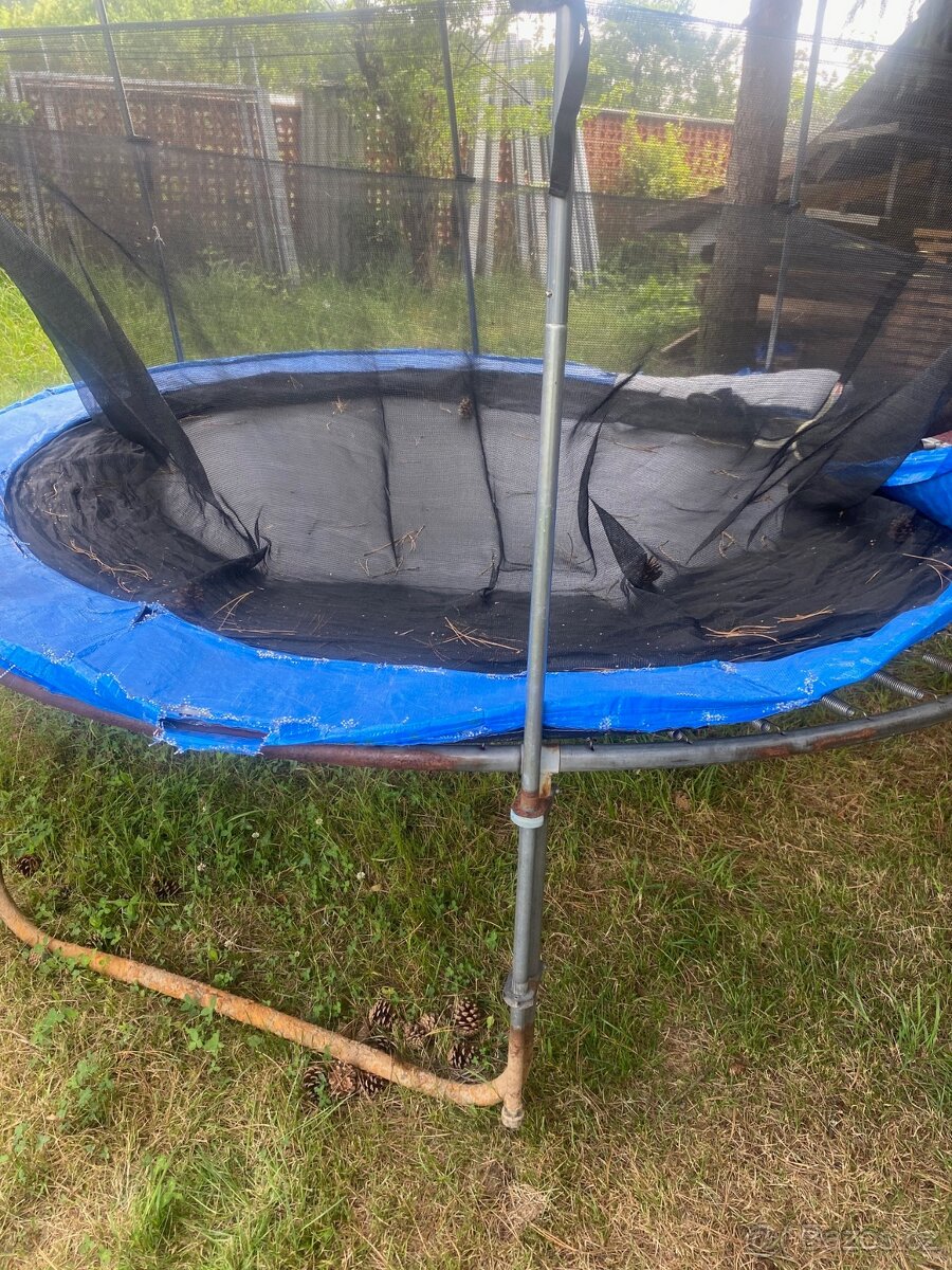 trampolina