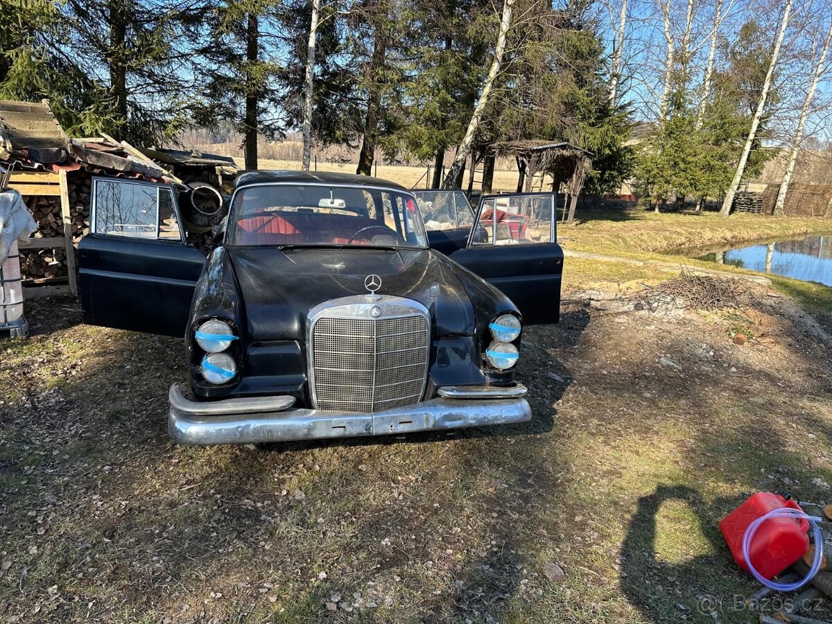 Mercedes-Benz W111, 1961