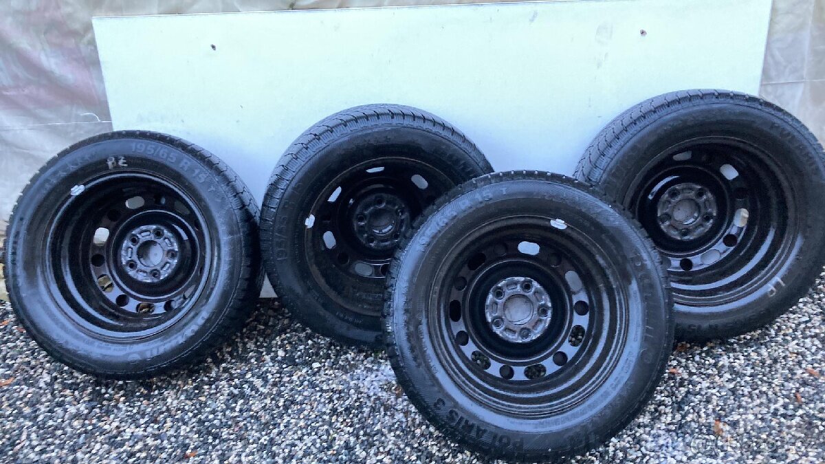 Plechové disky + zimní pneu Barum 195 / 65 R18 4,5 mm