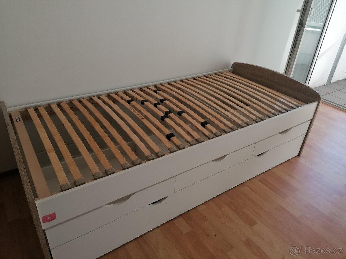 Málo používaná postel