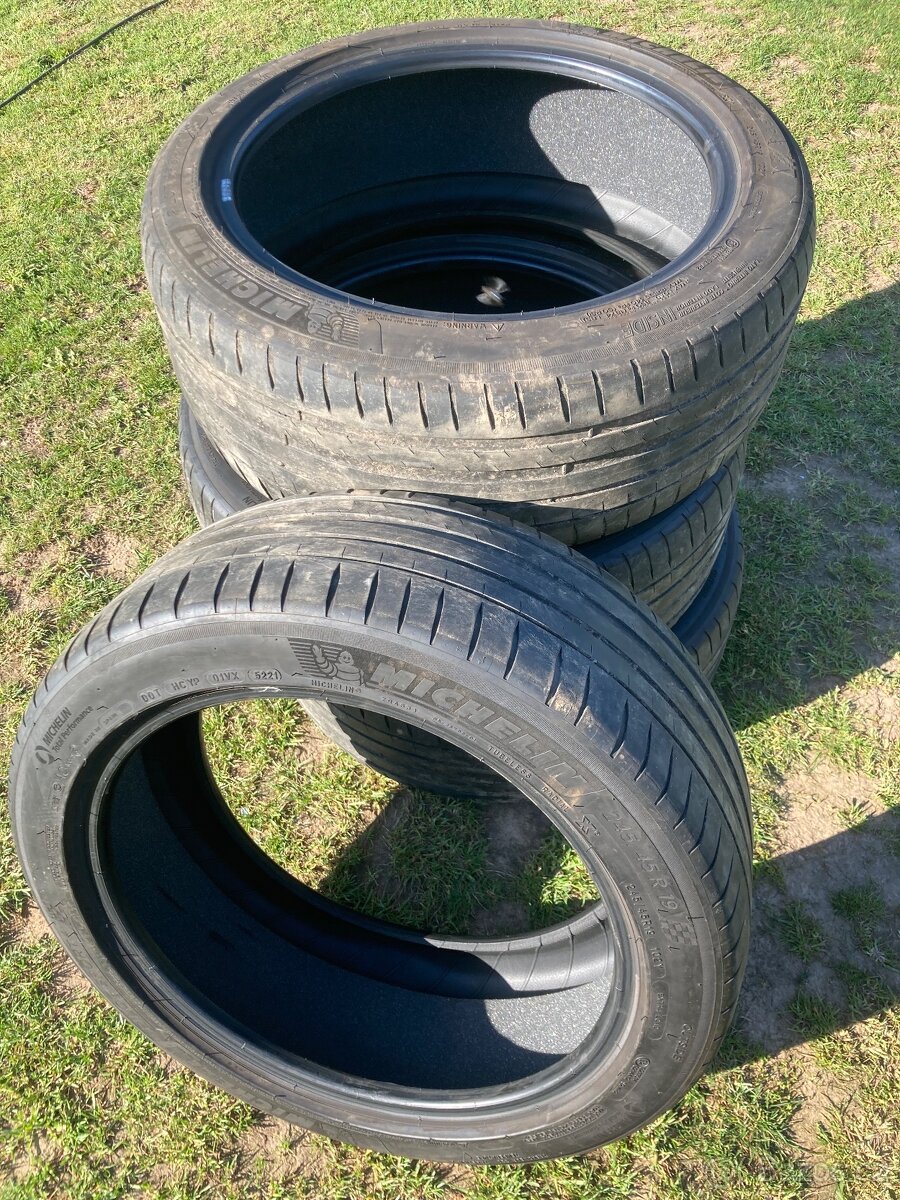 Michelin Pilot Sport 4, rozměr 245/45/19