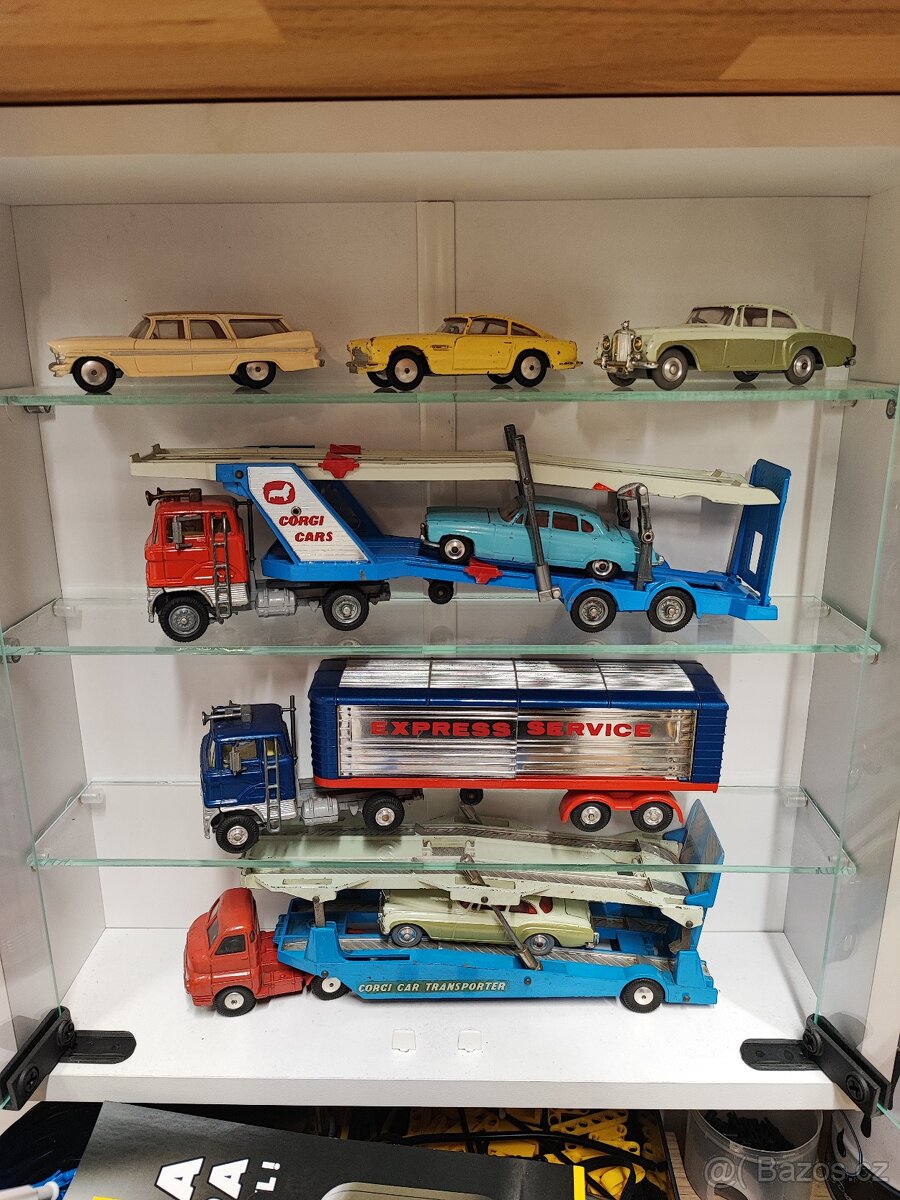 Modely Dinky a Corgi