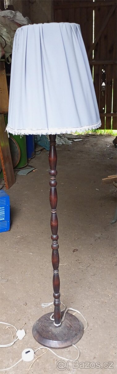 Volně stojící lampa