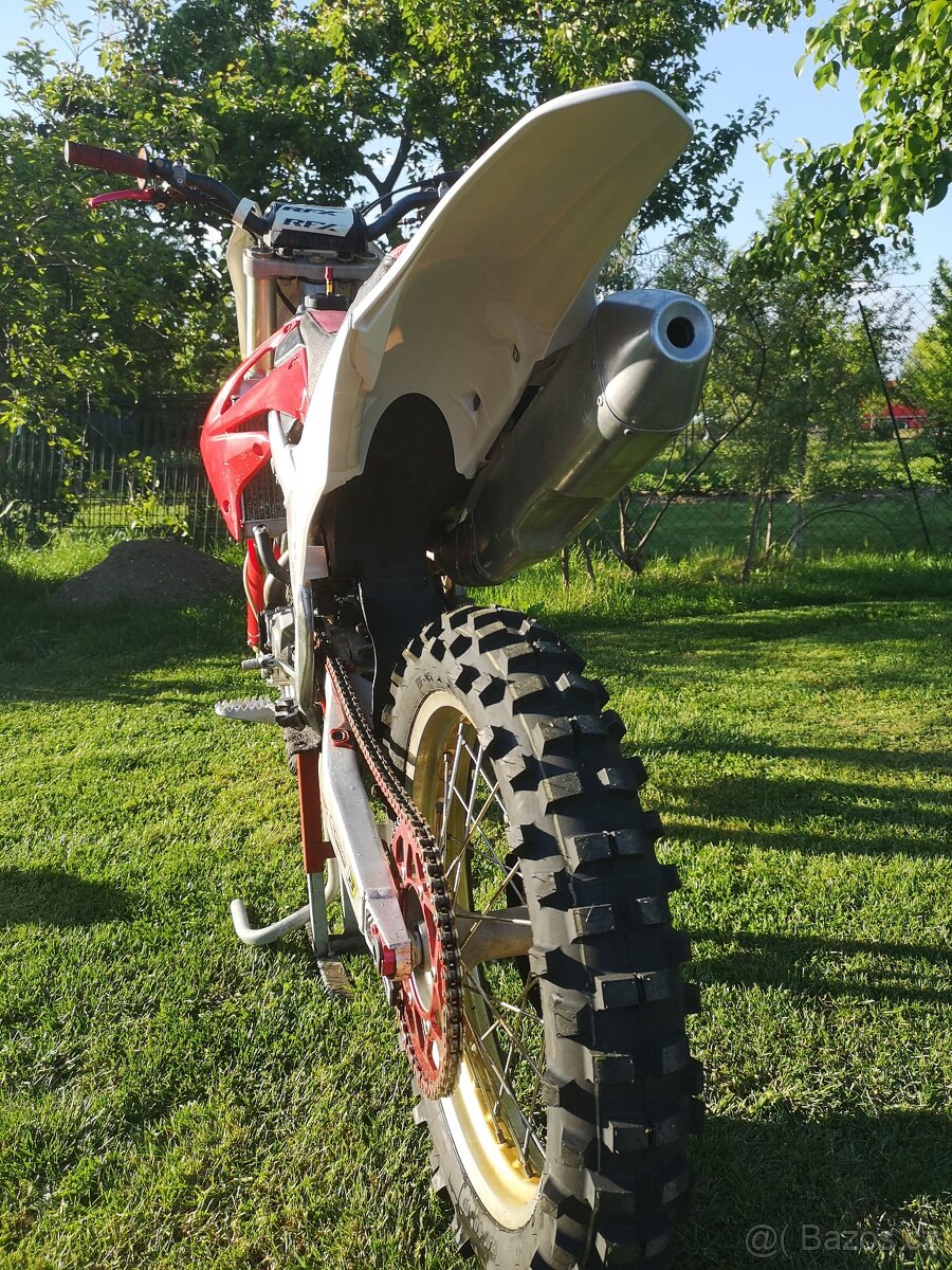Honda CRF 450R, r.v. 2009, el. vstřikování.