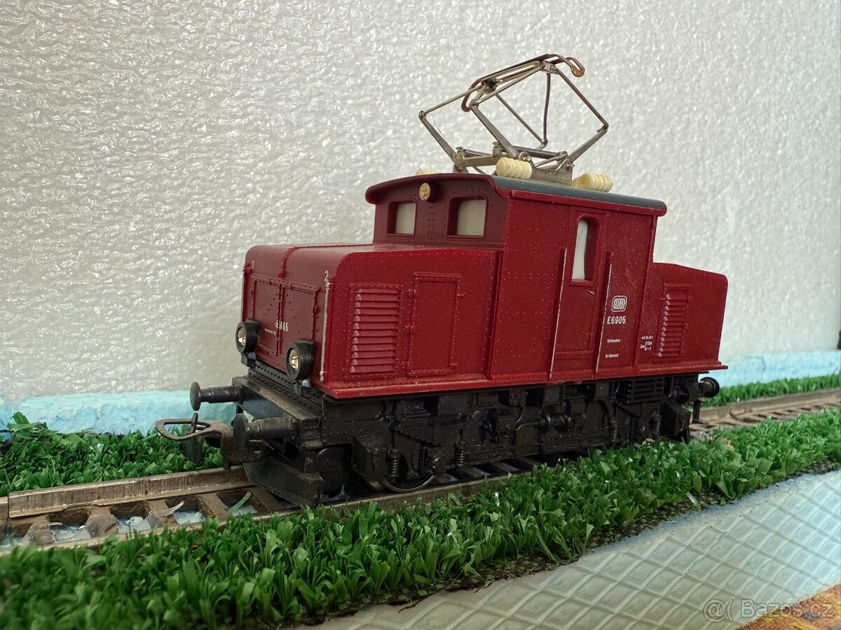 Lokomotiva .H.O. E69 PIKO (Analog)